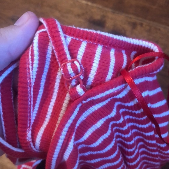 Red and white striped cropped tank top with rushing and tie in the front - Picture 5 of 6
